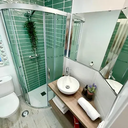 Gatu Premium Atico Caleta , Preferente Mayores De 25 Anos Y Familias Apartament Kadyks