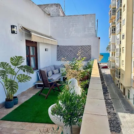 Gatu Premium Atico Caleta , Preferente Mayores De 25 Anos Y Familias *