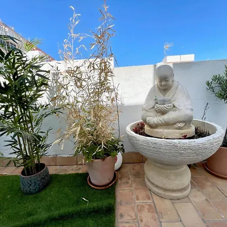 Gatu Premium Atico Caleta , Preferente Mayores De 25 Anos Y Familias Kadyks