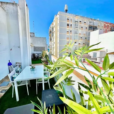 Gatu Premium Atico Caleta , Preferente Mayores De 25 Anos Y Familias * Kadyks