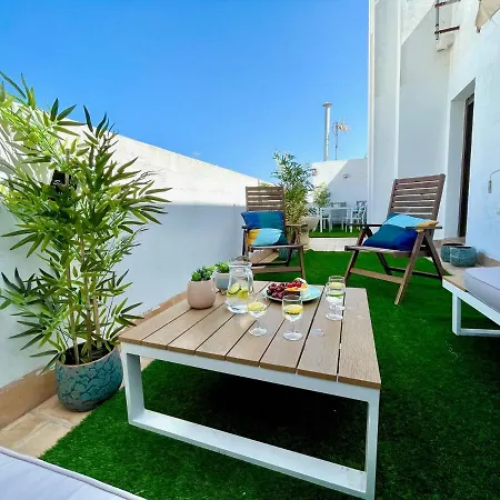 Gatu Premium Atico Caleta , Preferente Mayores De 25 Anos Y Familias Apartamento *