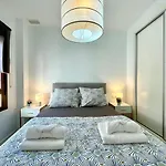 Gatu Premium Atico Caleta , Preferente Mayores De 25 Anos Y Familias Apartment Cadiz