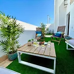 Gatu Premium Atico Caleta , Preferente Mayores De 25 Anos Y Familias Apartment *
