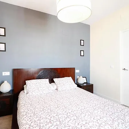 Gatu Premium Atico Caleta , Preferente Mayores De 25 Anos Y Familias *