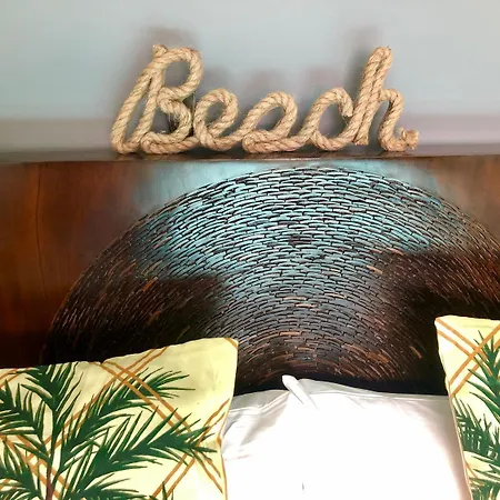 Gatu Premium Atico Caleta , Preferente Mayores De 25 Anos Y Familias Cádiz