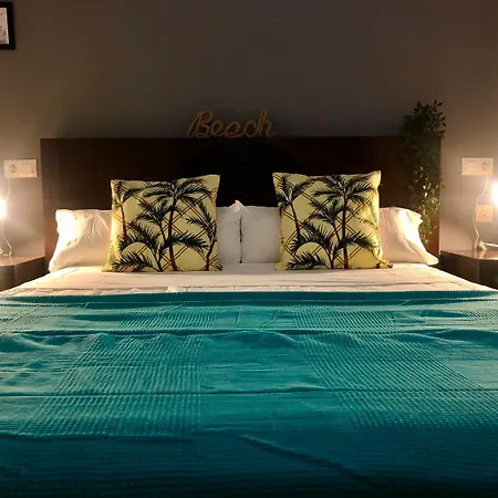 Gatu Premium Atico Caleta , Preferente Mayores De 25 Anos Y Familias * Cádiz