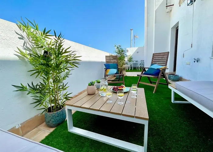 Gatu Premium Atico Caleta , Preferente Mayores De 25 Anos Y Familias Apartment *