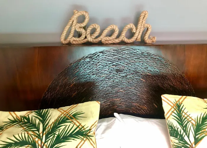 Gatu Premium Atico Caleta , Preferente Mayores De 25 Anos Y Familias Cádiz