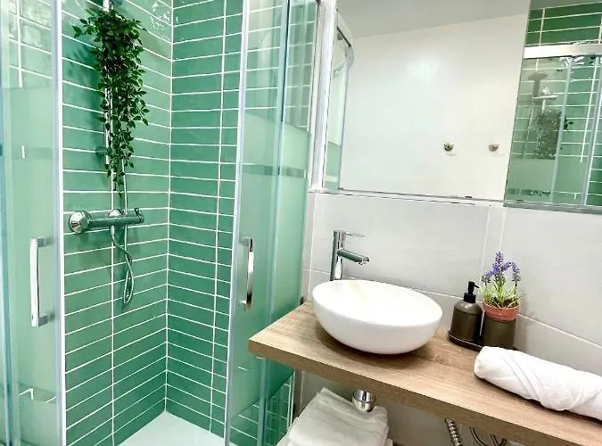 Gatu Premium Atico Caleta , Preferente Mayores De 25 Anos Y Familias * Cadiz