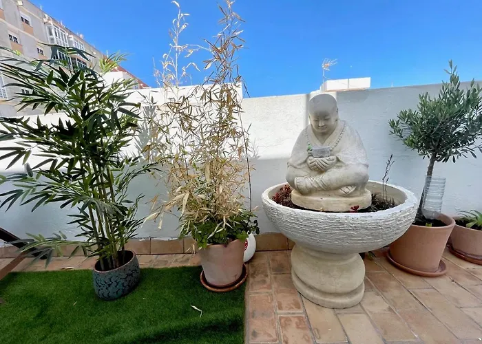 Gatu Premium Atico Caleta , Preferente Mayores De 25 Anos Y Familias Cadiz