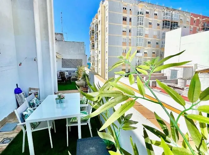 Gatu Premium Atico Caleta , Preferente Mayores De 25 Anos Y Familias * Cadiz