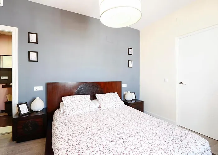 Gatu Premium Atico Caleta , Preferente Mayores De 25 Anos Y Familias *